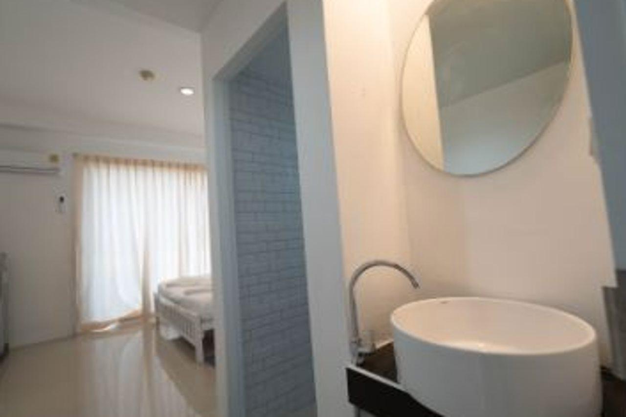 Roomquest Bangkok Sukhumvit 50 Esterno foto