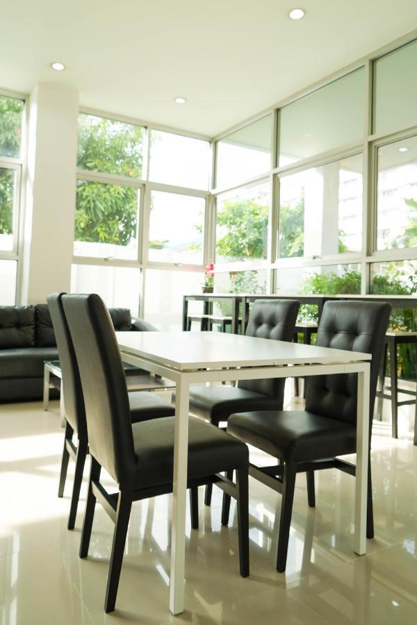 Roomquest Bangkok Sukhumvit 50 Esterno foto