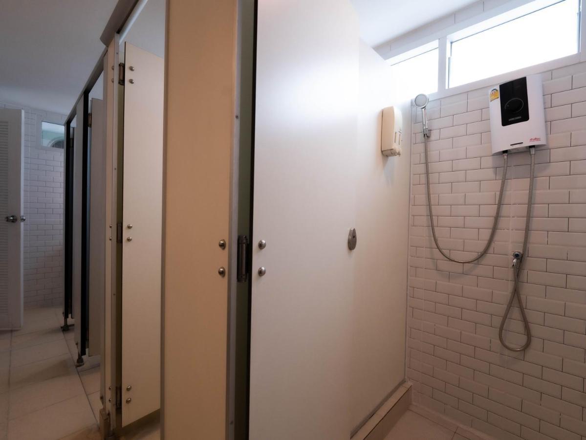 Roomquest Bangkok Sukhumvit 50 Esterno foto