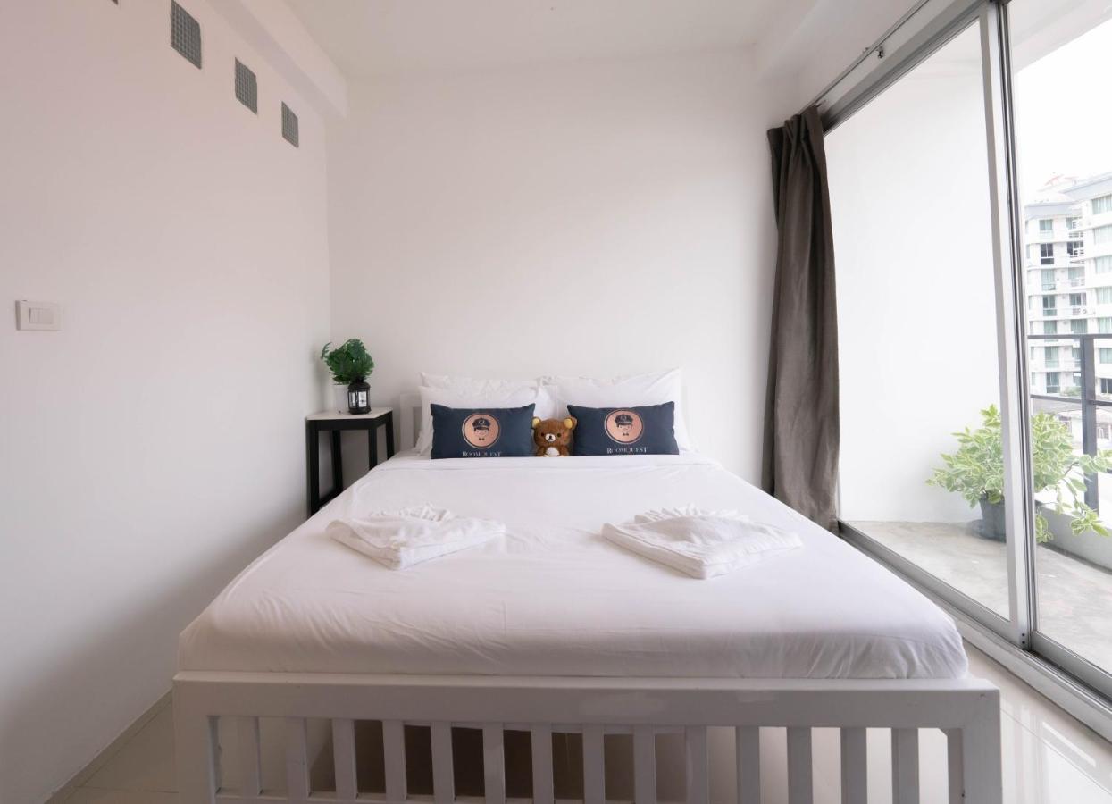 Roomquest Bangkok Sukhumvit 50 Esterno foto