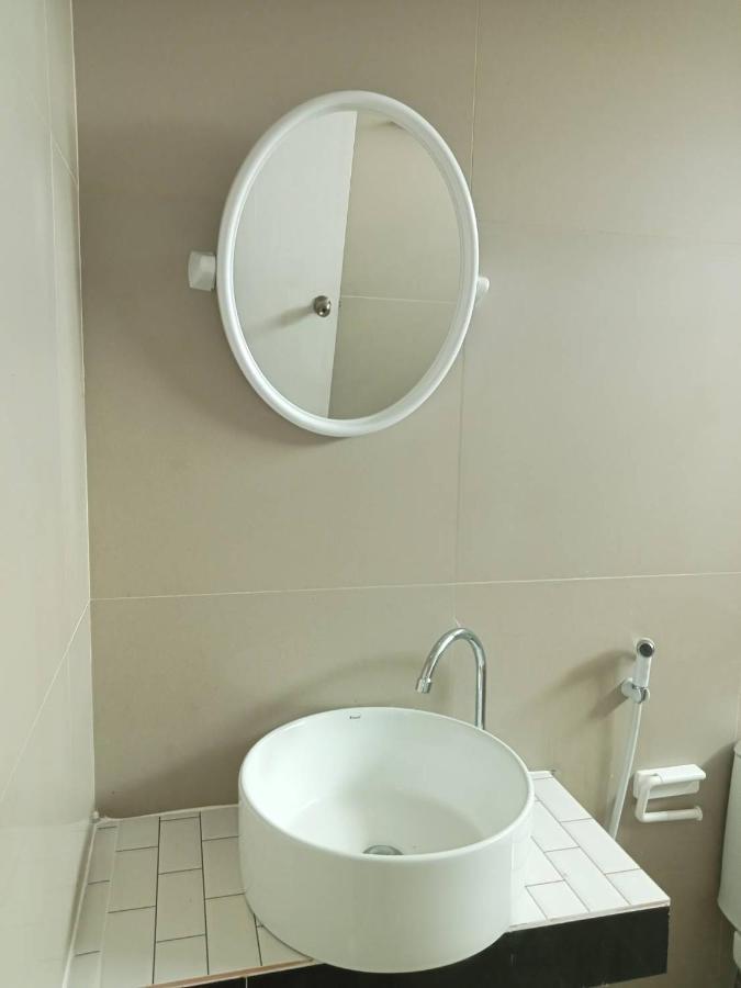 Roomquest Bangkok Sukhumvit 50 Esterno foto